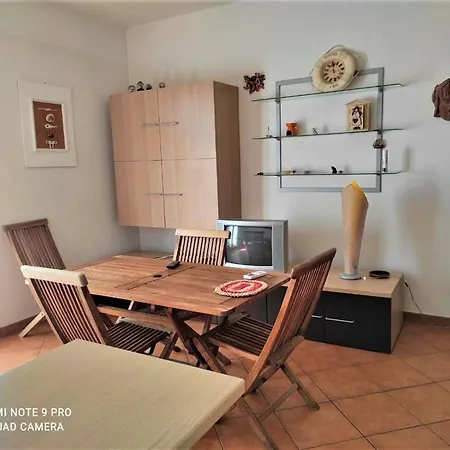 Apartman Appart T2 Plein Pied Avec Jardinet Tres Bien Situe Olbia