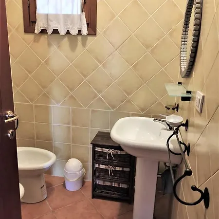 Appart T2 Plein Pied Avec Jardinet Tres Bien Situe Apartman Olbia
